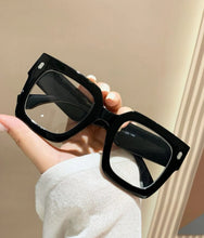 Load image into Gallery viewer, Oversized black/silver glasses
